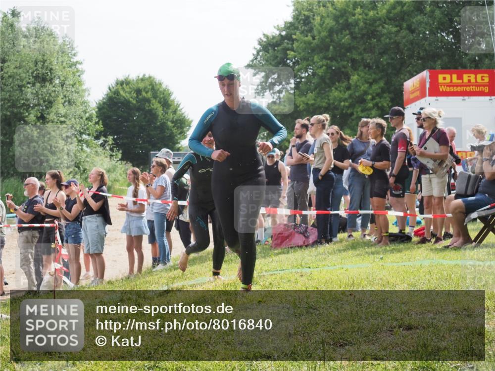 15.06.2025 - 27. Vierlanden-Triathlon KatJ http://msf.ph/oto/8016840 15.06.2025 10:16:20 Schwimmen 477, 489, 494, 523, 611 meine-sportfotos.de