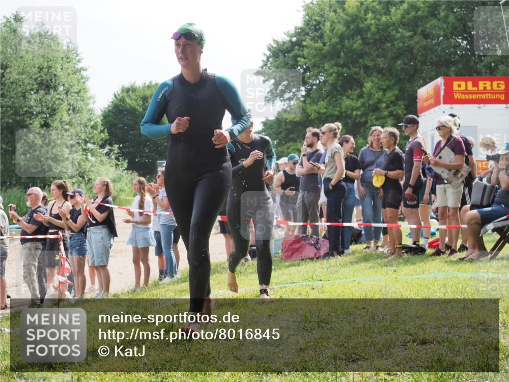 15.06.2025 - 27. Vierlanden-Triathlon KatJ http://msf.ph/oto/8016845 15.06.2025 10:16:20 Schwimmen 477, 489, 494, 523, 611 meine-sportfotos.de