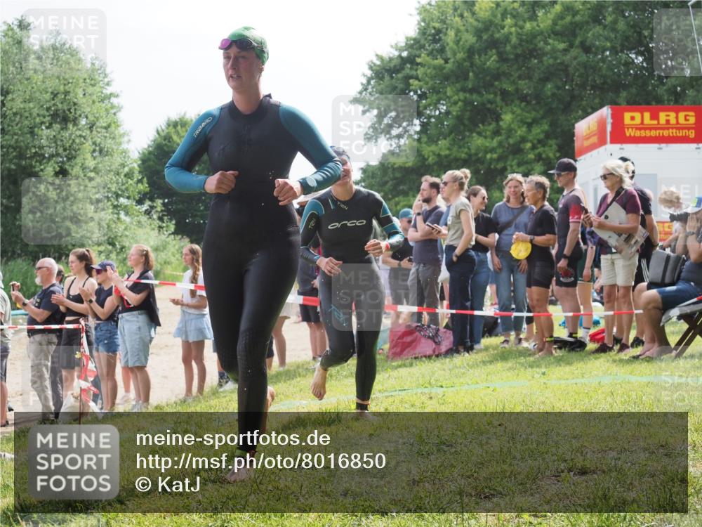 15.06.2025 - 27. Vierlanden-Triathlon KatJ http://msf.ph/oto/8016850 15.06.2025 10:16:20 Schwimmen 477, 489, 494, 523, 611 meine-sportfotos.de