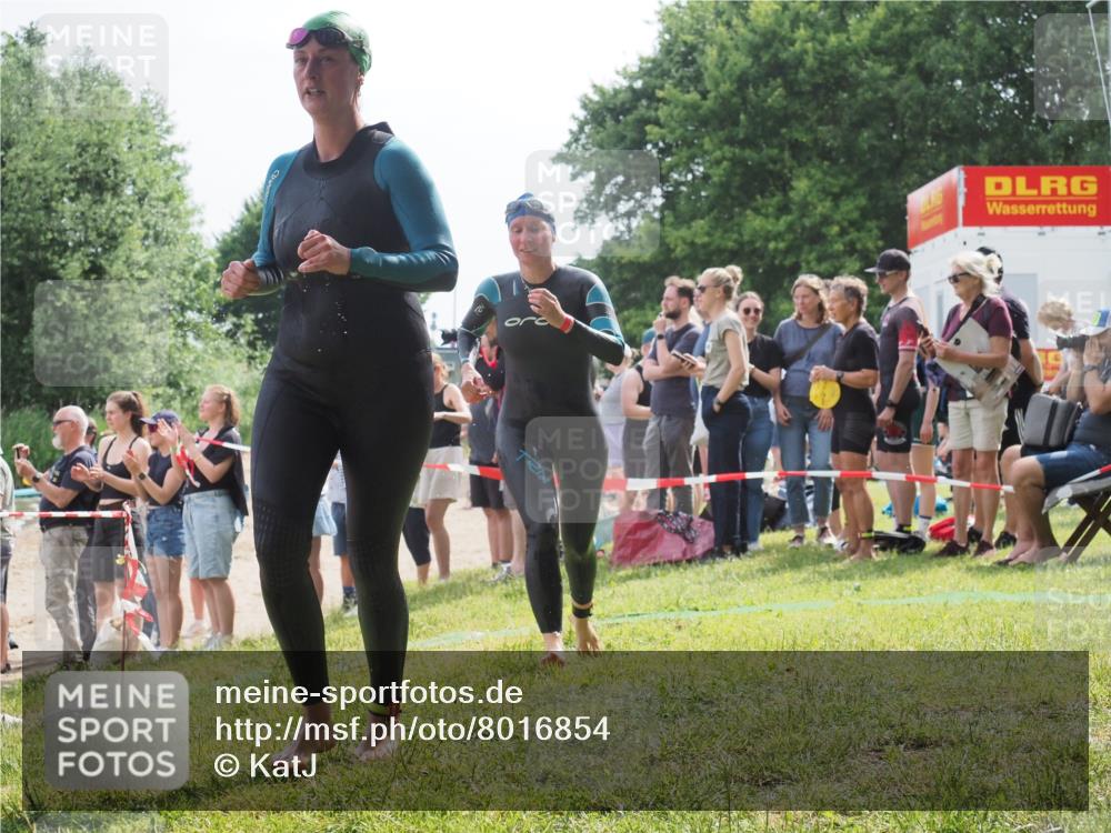 15.06.2025 - 27. Vierlanden-Triathlon KatJ http://msf.ph/oto/8016854 15.06.2025 10:16:20 Schwimmen 477, 489, 494, 523, 611 meine-sportfotos.de