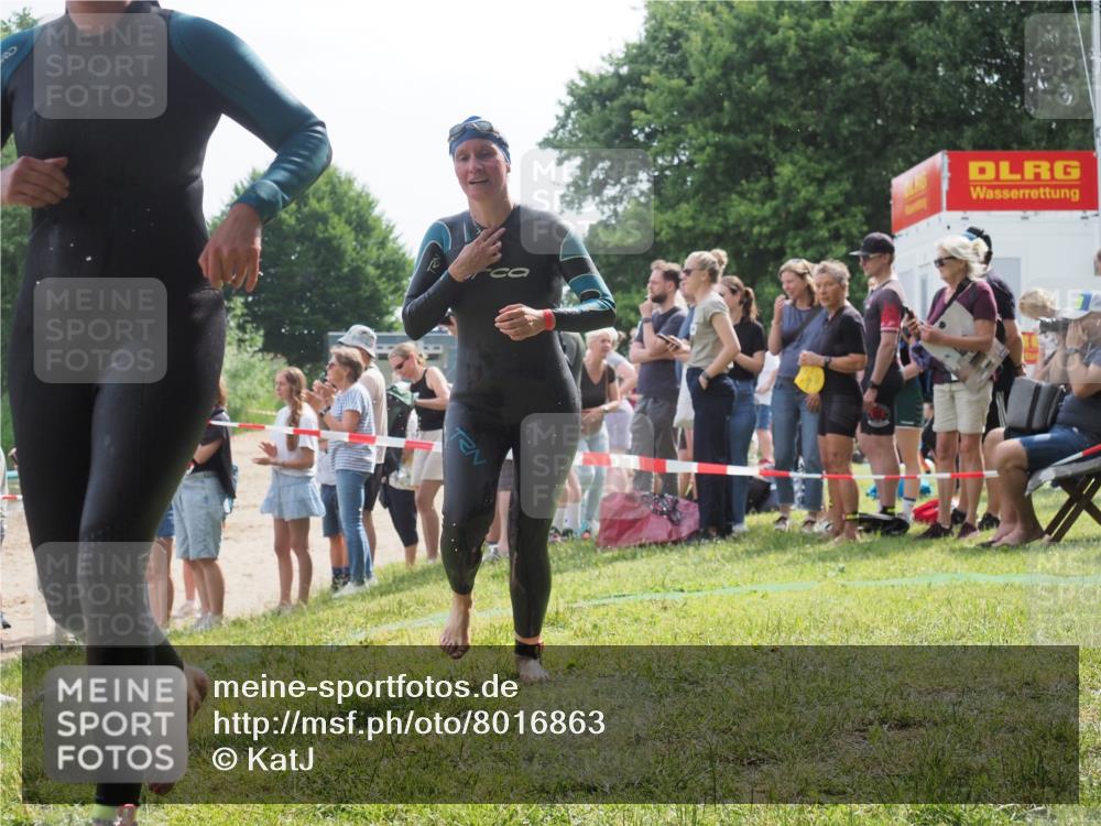 15.06.2025 - 27. Vierlanden-Triathlon KatJ http://msf.ph/oto/8016863 15.06.2025 10:16:21 Schwimmen 477, 489, 494, 523, 526, 611 meine-sportfotos.de