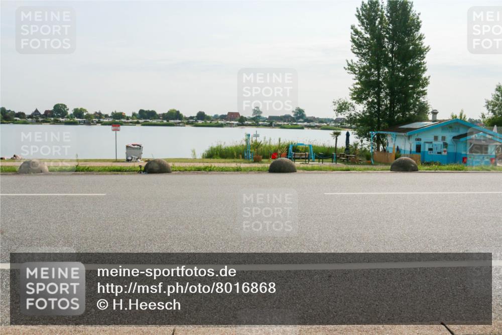 15.06.2025 - 27. Vierlanden-Triathlon H.Heesch http://msf.ph/oto/8016868 15.06.2025 09:17:19 Radfahren 149 meine-sportfotos.de