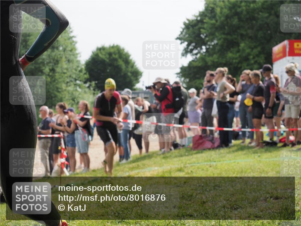 15.06.2025 - 27. Vierlanden-Triathlon KatJ http://msf.ph/oto/8016876 15.06.2025 10:16:22 Schwimmen 477, 489, 494, 523, 526, 611 meine-sportfotos.de