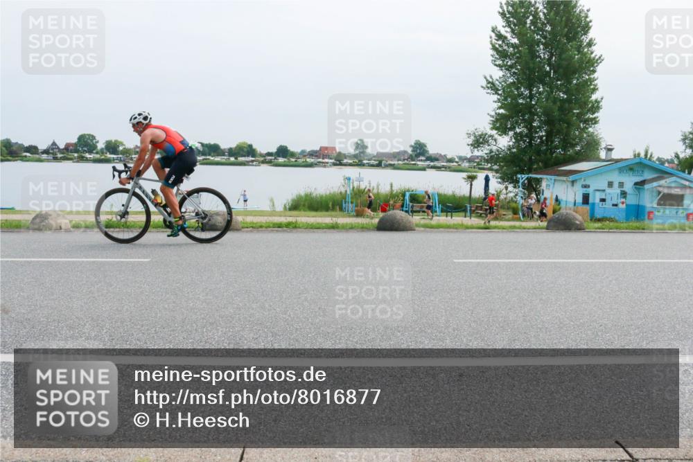 15.06.2025 - 27. Vierlanden-Triathlon H.Heesch http://msf.ph/oto/8016877 15.06.2025 11:13:49 Radfahren 71, 121, 734, 773, 840, 859 meine-sportfotos.de