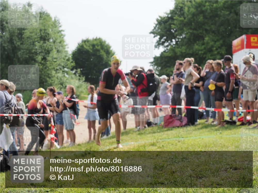 15.06.2025 - 27. Vierlanden-Triathlon KatJ http://msf.ph/oto/8016886 15.06.2025 10:16:23 Schwimmen 477, 489, 494, 523, 526, 611, 634 meine-sportfotos.de