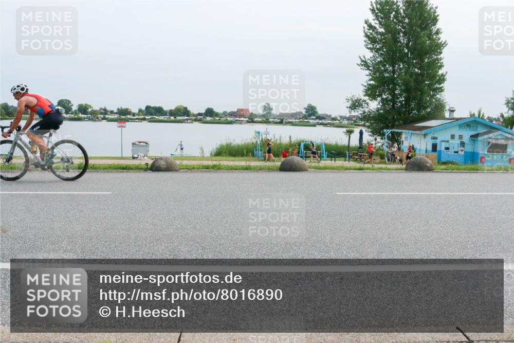 15.06.2025 - 27. Vierlanden-Triathlon H.Heesch http://msf.ph/oto/8016890 15.06.2025 11:13:49 Radfahren 71, 121, 734, 773, 840, 859 meine-sportfotos.de
