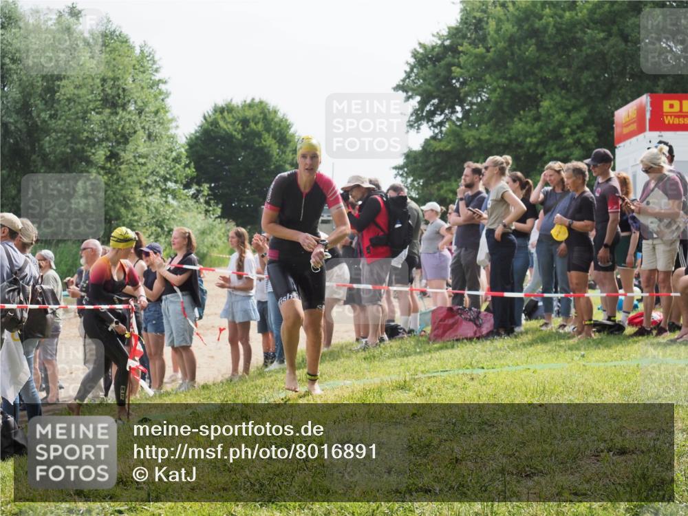15.06.2025 - 27. Vierlanden-Triathlon KatJ http://msf.ph/oto/8016891 15.06.2025 10:16:23 Schwimmen 477, 489, 494, 523, 526, 611, 634 meine-sportfotos.de