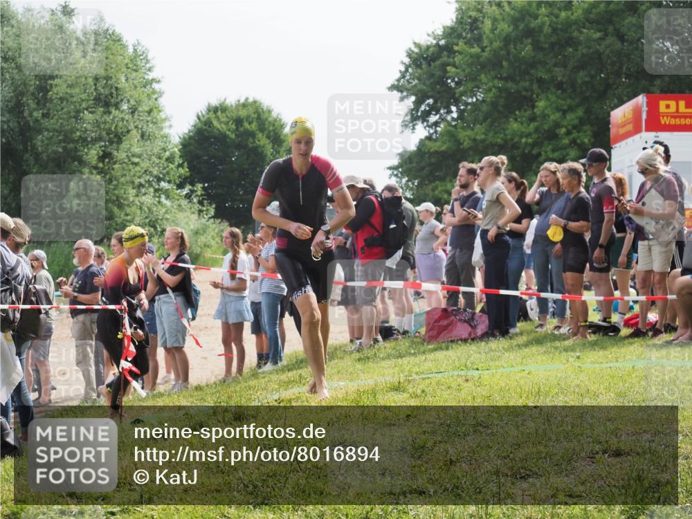 15.06.2025 - 27. Vierlanden-Triathlon KatJ http://msf.ph/oto/8016894 15.06.2025 10:16:23 Schwimmen 477, 489, 494, 523, 526, 611, 634 meine-sportfotos.de