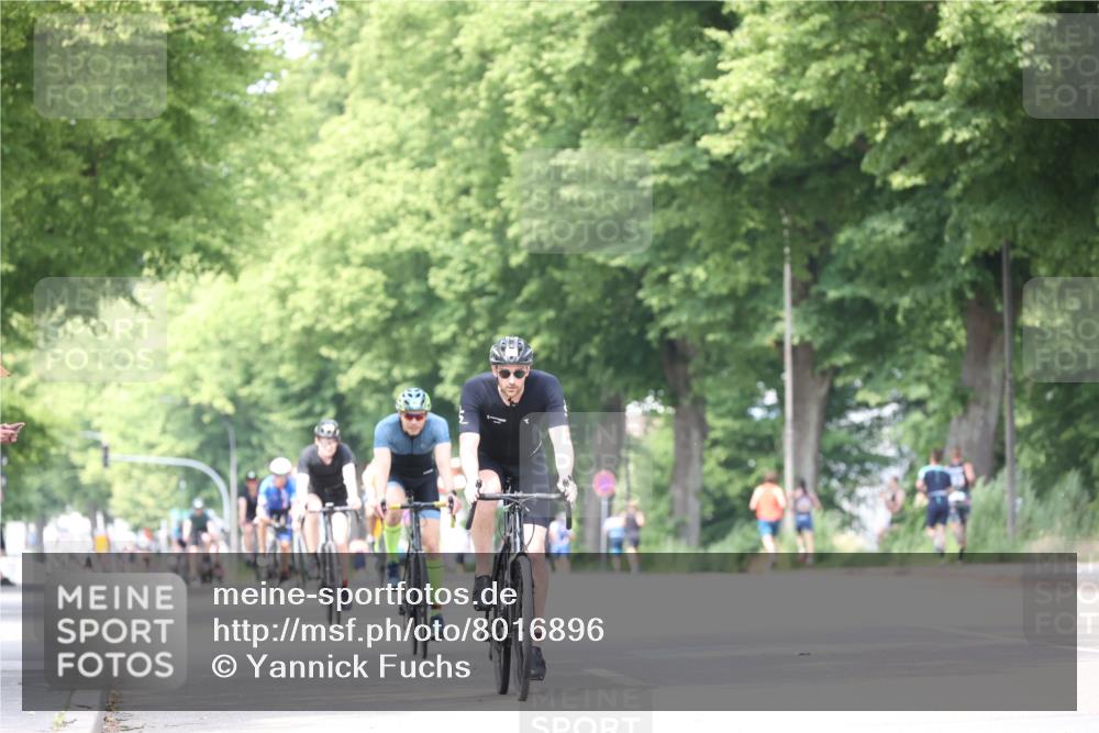15.06.2025 - 7 Türme Triathlon Yannick Fuchs http://msf.ph/oto/8016896 15.06.2025 13:30:15 Radfahren 663, 872, 1064 meine-sportfotos.de