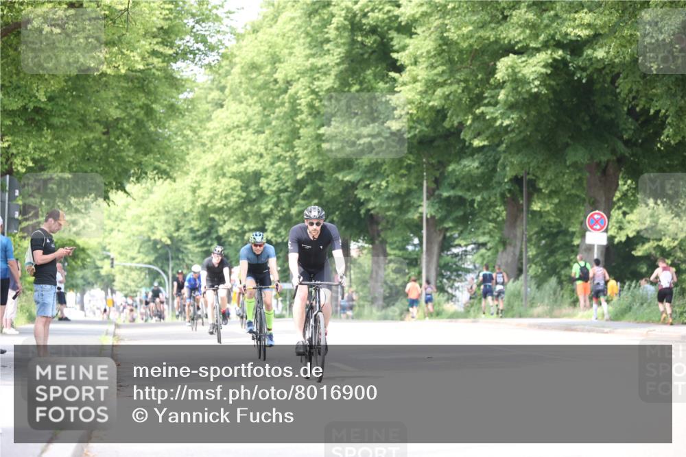 15.06.2025 - 7 Türme Triathlon Yannick Fuchs http://msf.ph/oto/8016900 15.06.2025 13:30:15 Radfahren 663, 872, 1064 meine-sportfotos.de