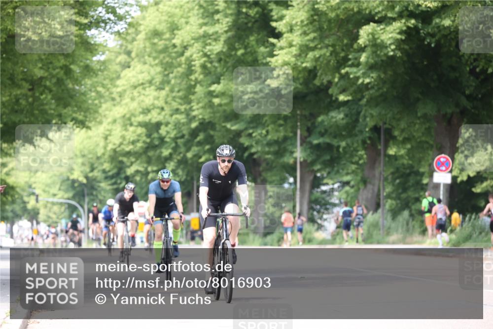 15.06.2025 - 7 Türme Triathlon Yannick Fuchs http://msf.ph/oto/8016903 15.06.2025 13:30:15 Radfahren 663, 872, 1064 meine-sportfotos.de