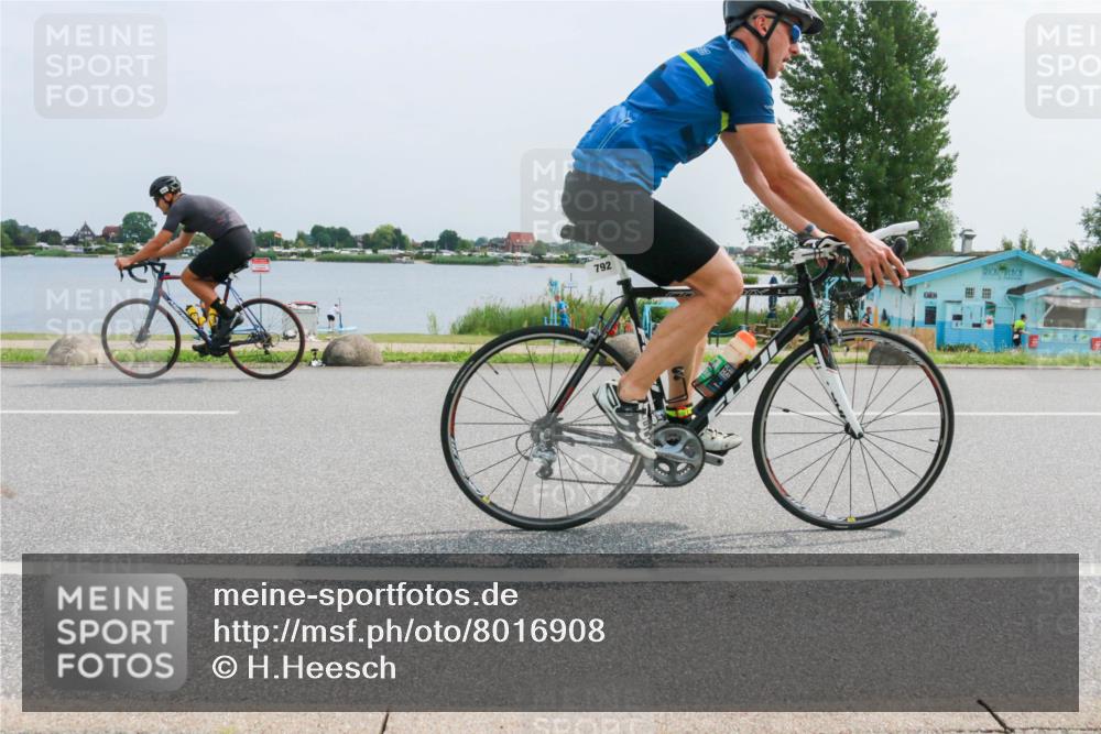 21.06.2025 - 27. Vierlanden-Triathlon H.Heesch http://msf.ph/oto/8016908 15.06.2025 11:57:40 Radfahren 655, 792, 798, 804, 858, 954, 958 meine-sportfotos.de