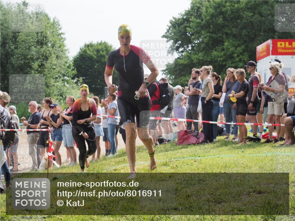 15.06.2025 - 27. Vierlanden-Triathlon KatJ http://msf.ph/oto/8016911 15.06.2025 10:16:24 Schwimmen 477, 487, 489, 494, 523, 526, 611, 634 meine-sportfotos.de