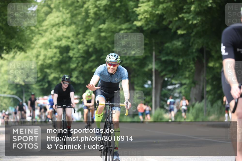 15.06.2025 - 7 Türme Triathlon Yannick Fuchs http://msf.ph/oto/8016914 15.06.2025 13:30:17 Radfahren 663, 872, 1019, 1064, 1070 meine-sportfotos.de