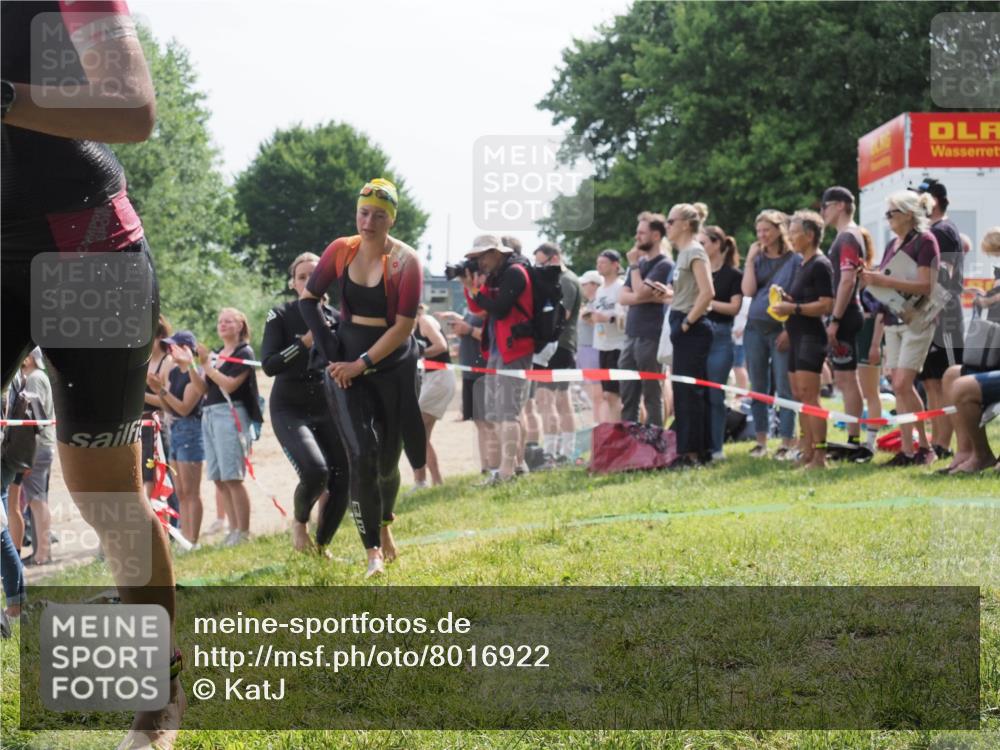 15.06.2025 - 27. Vierlanden-Triathlon KatJ http://msf.ph/oto/8016922 15.06.2025 10:16:25 Schwimmen 477, 487, 489, 494, 499, 523, 526, 574, 611, 614, 634 meine-sportfotos.de