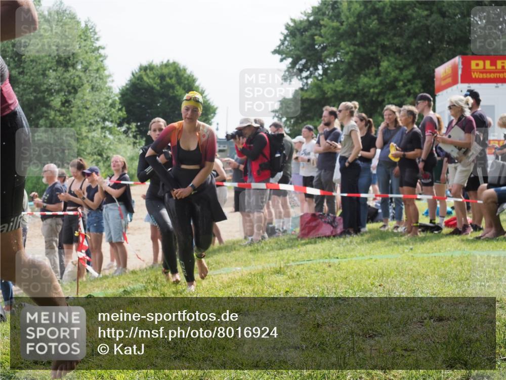 15.06.2025 - 27. Vierlanden-Triathlon KatJ http://msf.ph/oto/8016924 15.06.2025 10:16:25 Schwimmen 477, 487, 489, 494, 499, 523, 526, 574, 611, 614, 634 meine-sportfotos.de