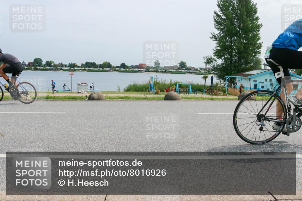 21.06.2025 - 27. Vierlanden-Triathlon H.Heesch http://msf.ph/oto/8016926 15.06.2025 11:57:40 Radfahren 655, 792, 798, 804, 858, 954, 958 meine-sportfotos.de