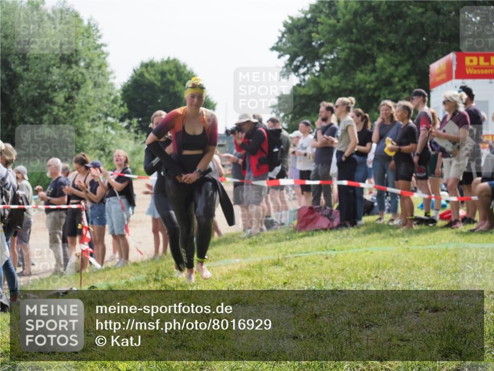 15.06.2025 - 27. Vierlanden-Triathlon KatJ http://msf.ph/oto/8016929 15.06.2025 10:16:25 Schwimmen 477, 487, 489, 494, 499, 523, 526, 574, 611, 614, 634 meine-sportfotos.de