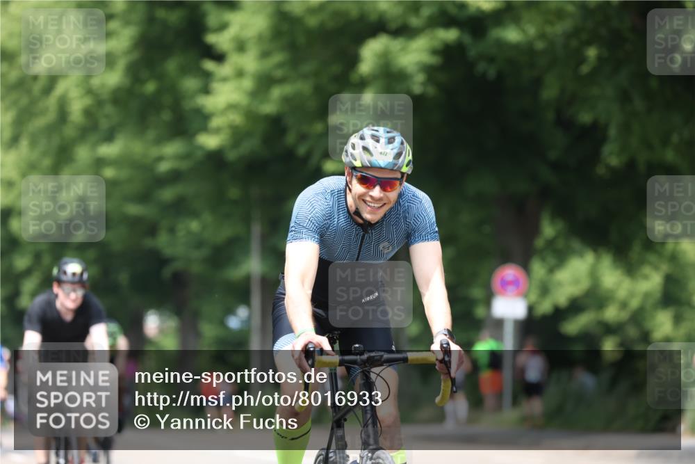 15.06.2025 - 7 Türme Triathlon Yannick Fuchs http://msf.ph/oto/8016933 15.06.2025 13:30:17 Radfahren 663, 872, 1019, 1064, 1070 meine-sportfotos.de