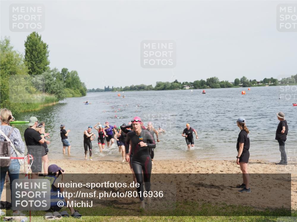 21.06.2025 - 27. Vierlanden-Triathlon MichiJ http://msf.ph/oto/8016936 15.06.2026 10:17:29 Schwimmen 485, 488, 492, 519, 529, 532, 557, 562, 572, 582, 584, 588, 594, 626 meine-sportfotos.de