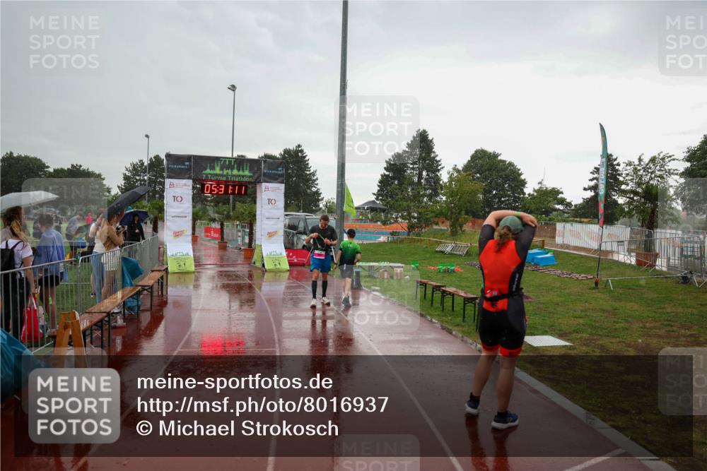 15.06.2025 - 7 Türme Triathlon Michael Strokosch http://msf.ph/oto/8016937 15.06.2025 15:31:10 Ziel  meine-sportfotos.de