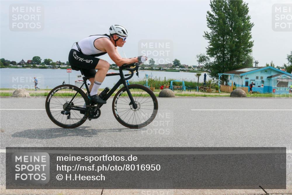 21.06.2025 - 27. Vierlanden-Triathlon H.Heesch http://msf.ph/oto/8016950 15.06.2025 11:57:40 Radfahren 655, 792, 798, 804, 858, 954, 958 meine-sportfotos.de