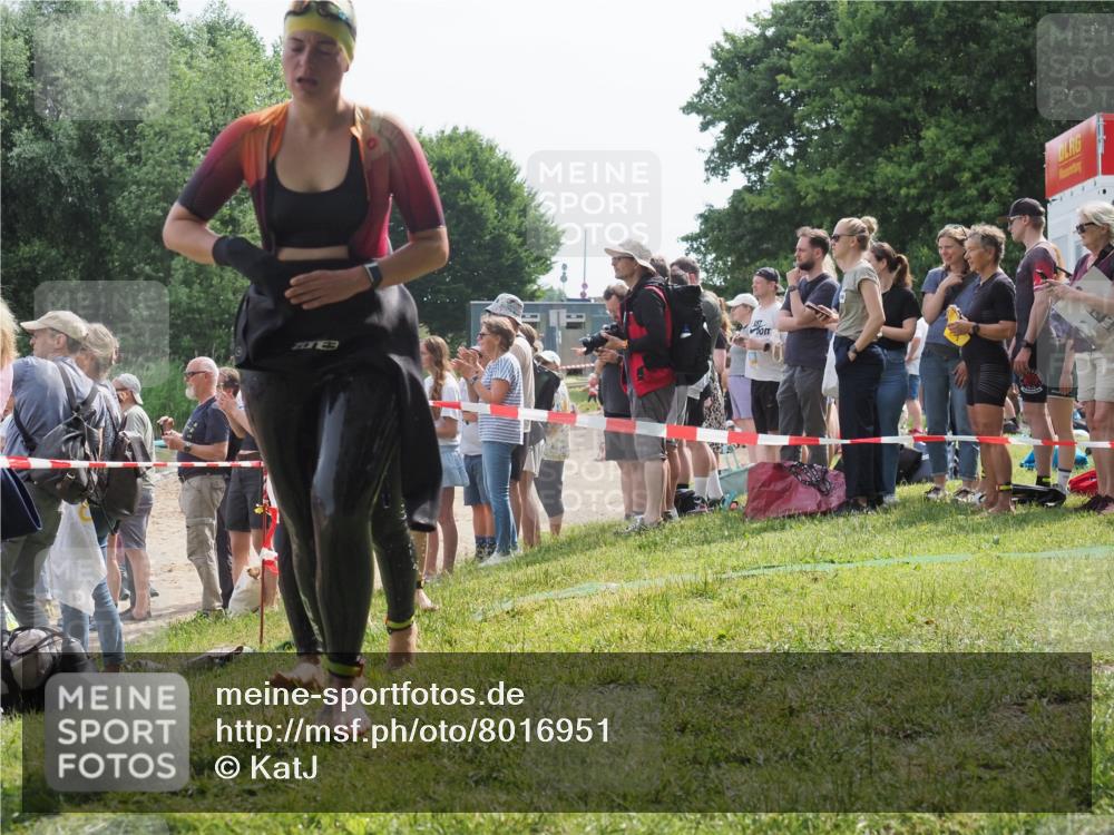 15.06.2025 - 27. Vierlanden-Triathlon KatJ http://msf.ph/oto/8016951 15.06.2025 10:16:27 Schwimmen 477, 487, 489, 491, 494, 499, 523, 526, 574, 611, 614, 634 meine-sportfotos.de