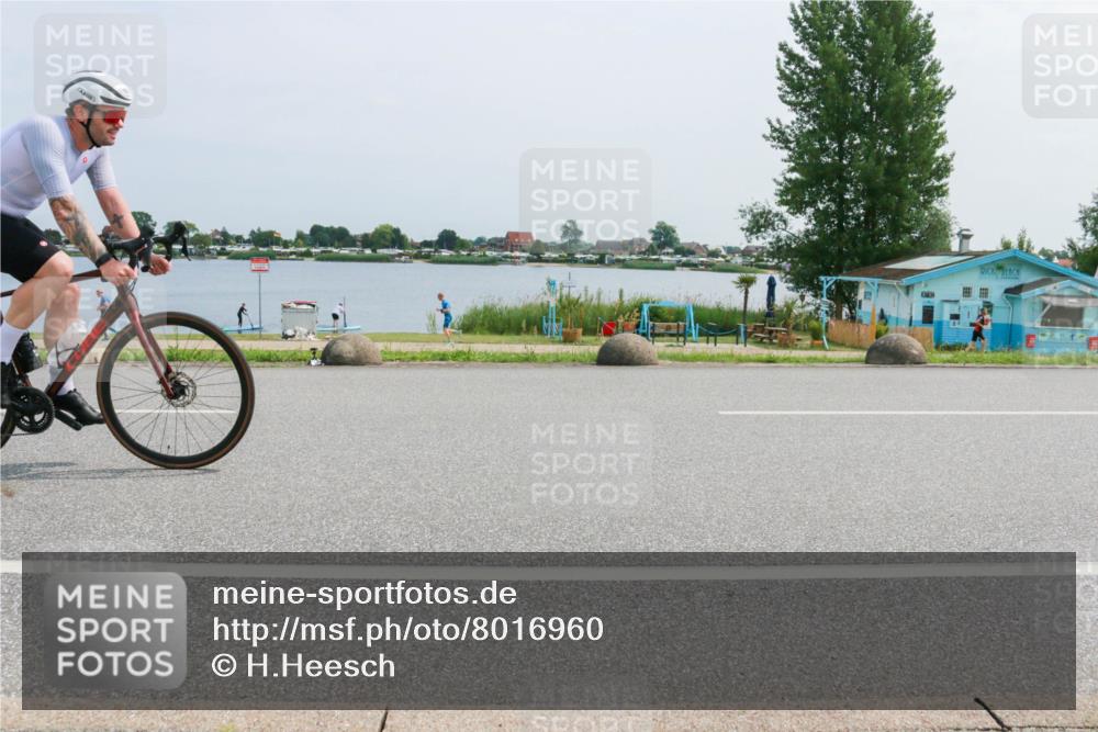 21.06.2025 - 27. Vierlanden-Triathlon H.Heesch http://msf.ph/oto/8016960 15.06.2025 11:57:41 Radfahren 655, 792, 798, 804, 858, 904, 954, 958 meine-sportfotos.de