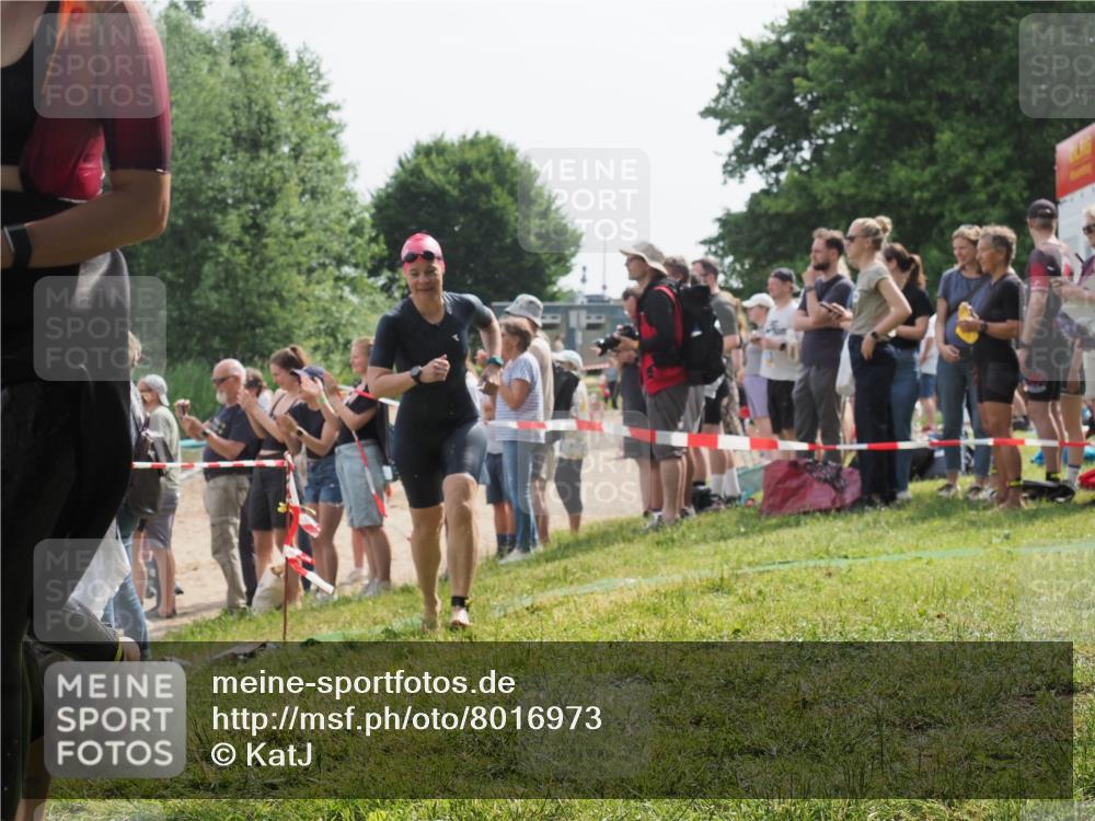 15.06.2025 - 27. Vierlanden-Triathlon KatJ http://msf.ph/oto/8016973 15.06.2025 10:16:28 Schwimmen 477, 487, 489, 491, 494, 499, 523, 526, 574, 611, 614, 634 meine-sportfotos.de