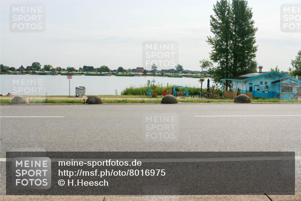 15.06.2025 - 27. Vierlanden-Triathlon H.Heesch http://msf.ph/oto/8016975 15.06.2025 09:17:27 Radfahren 129, 176 meine-sportfotos.de