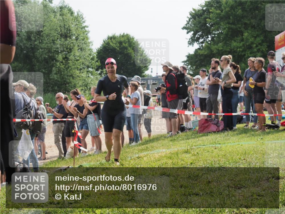 15.06.2025 - 27. Vierlanden-Triathlon KatJ http://msf.ph/oto/8016976 15.06.2025 10:16:28 Schwimmen 477, 487, 489, 491, 494, 499, 523, 526, 574, 611, 614, 634 meine-sportfotos.de