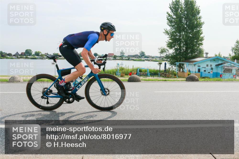 15.06.2025 - 27. Vierlanden-Triathlon H.Heesch http://msf.ph/oto/8016977 15.06.2025 09:58:50 Radfahren 102 meine-sportfotos.de