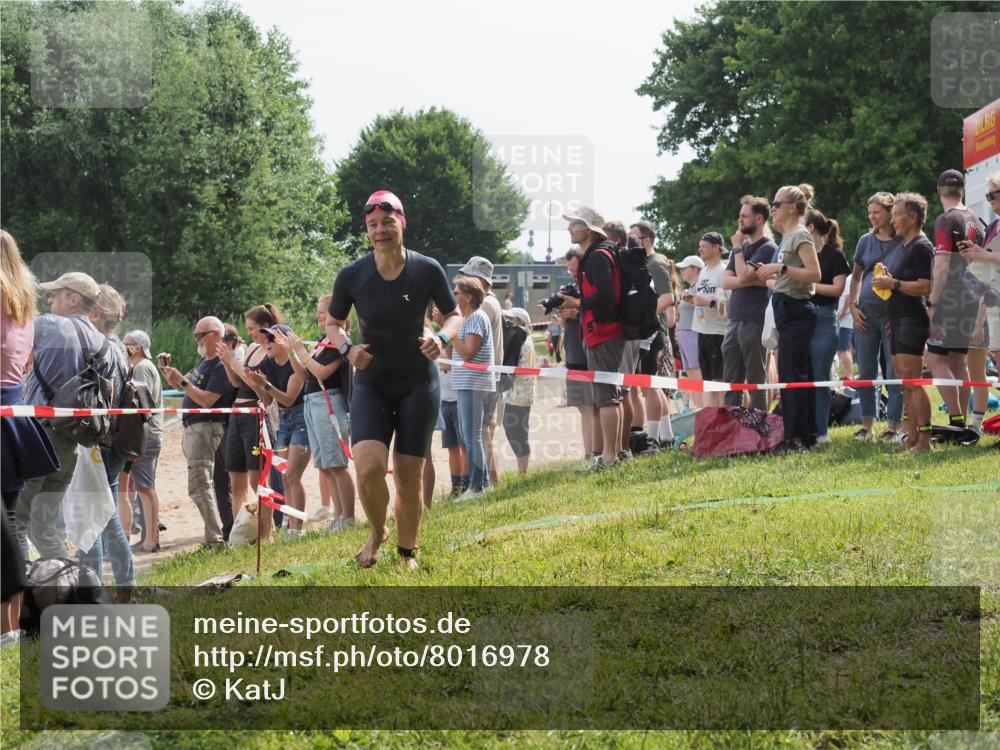 15.06.2025 - 27. Vierlanden-Triathlon KatJ http://msf.ph/oto/8016978 15.06.2025 10:16:28 Schwimmen 477, 487, 489, 491, 494, 499, 523, 526, 574, 611, 614, 634 meine-sportfotos.de