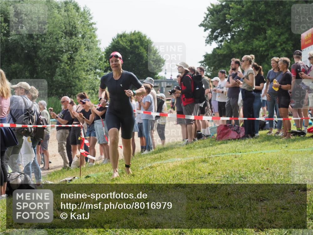 15.06.2025 - 27. Vierlanden-Triathlon KatJ http://msf.ph/oto/8016979 15.06.2025 10:16:28 Schwimmen 477, 487, 489, 491, 494, 499, 523, 526, 574, 611, 614, 634 meine-sportfotos.de