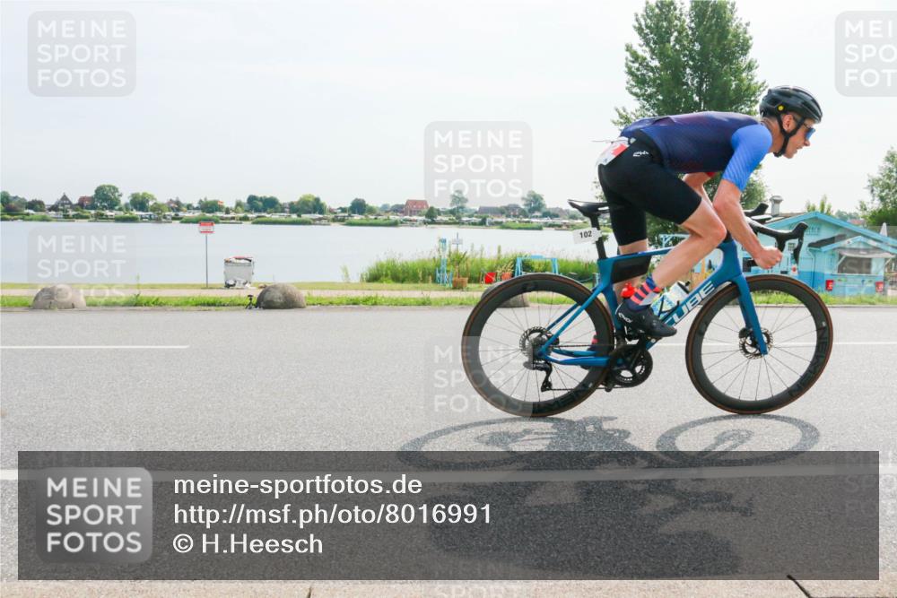 15.06.2025 - 27. Vierlanden-Triathlon H.Heesch http://msf.ph/oto/8016991 15.06.2025 09:58:51 Radfahren 102 meine-sportfotos.de