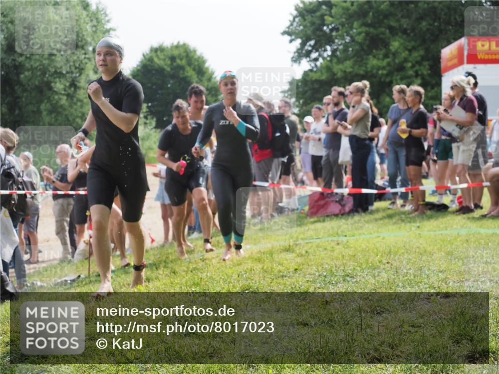 15.06.2025 - 27. Vierlanden-Triathlon KatJ http://msf.ph/oto/8017023 15.06.2025 10:16:32 Schwimmen 477, 487, 491, 494, 499, 523, 526, 549, 574, 614, 634 meine-sportfotos.de