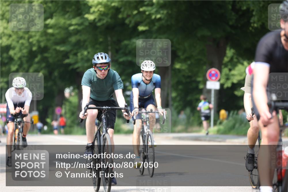 15.06.2025 - 7 Türme Triathlon Yannick Fuchs http://msf.ph/oto/8017050 15.06.2025 13:30:24 Radfahren 332, 462, 681, 1019, 1028, 1070 meine-sportfotos.de