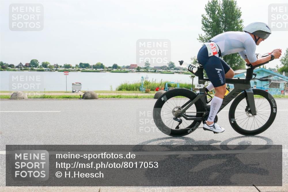 15.06.2025 - 27. Vierlanden-Triathlon H.Heesch http://msf.ph/oto/8017053 15.06.2025 09:59:19 Radfahren 194, 239, 265 meine-sportfotos.de