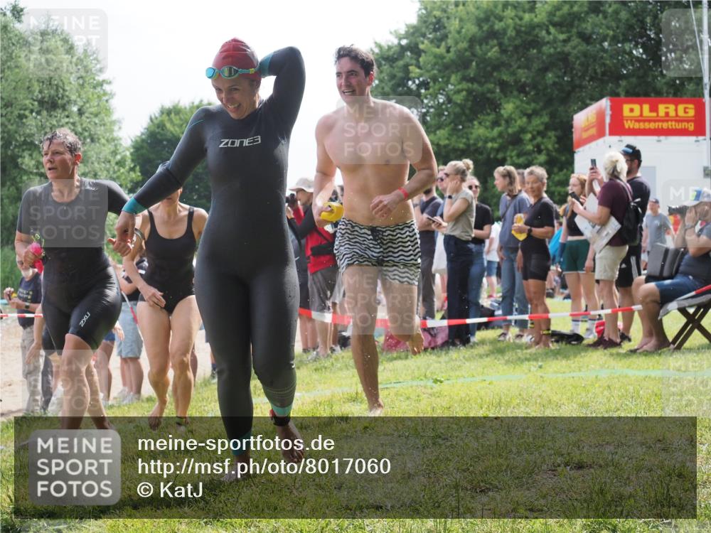15.06.2025 - 27. Vierlanden-Triathlon KatJ http://msf.ph/oto/8017060 15.06.2025 10:16:33 Schwimmen 477, 487, 491, 494, 499, 526, 549, 574, 614, 634 meine-sportfotos.de