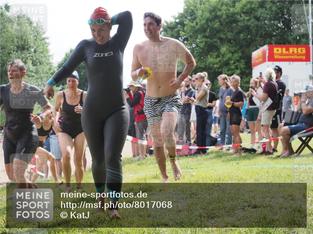 15.06.2025 - 27. Vierlanden-Triathlon KatJ http://msf.ph/oto/8017068 15.06.2025 10:16:33 Schwimmen 477, 487, 491, 494, 499, 526, 549, 574, 614, 634 meine-sportfotos.de