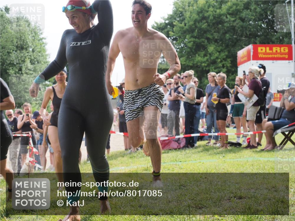 15.06.2025 - 27. Vierlanden-Triathlon KatJ http://msf.ph/oto/8017085 15.06.2025 10:16:33 Schwimmen 477, 487, 491, 494, 499, 526, 549, 574, 614, 634 meine-sportfotos.de