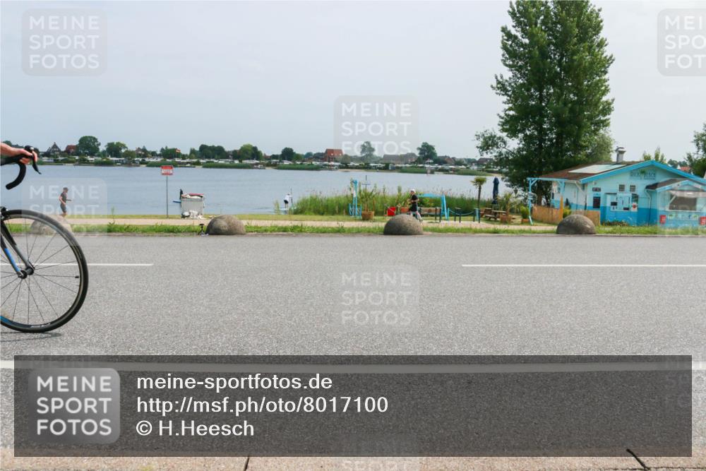 21.06.2025 - 27. Vierlanden-Triathlon H.Heesch http://msf.ph/oto/8017100 15.06.2025 11:58:02 Radfahren 248, 928, 952 meine-sportfotos.de