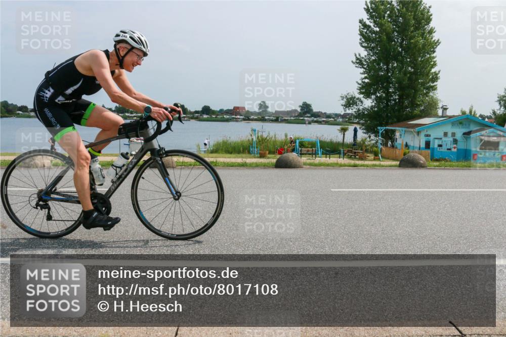 21.06.2025 - 27. Vierlanden-Triathlon H.Heesch http://msf.ph/oto/8017108 15.06.2025 11:58:02 Radfahren 248, 928, 952 meine-sportfotos.de