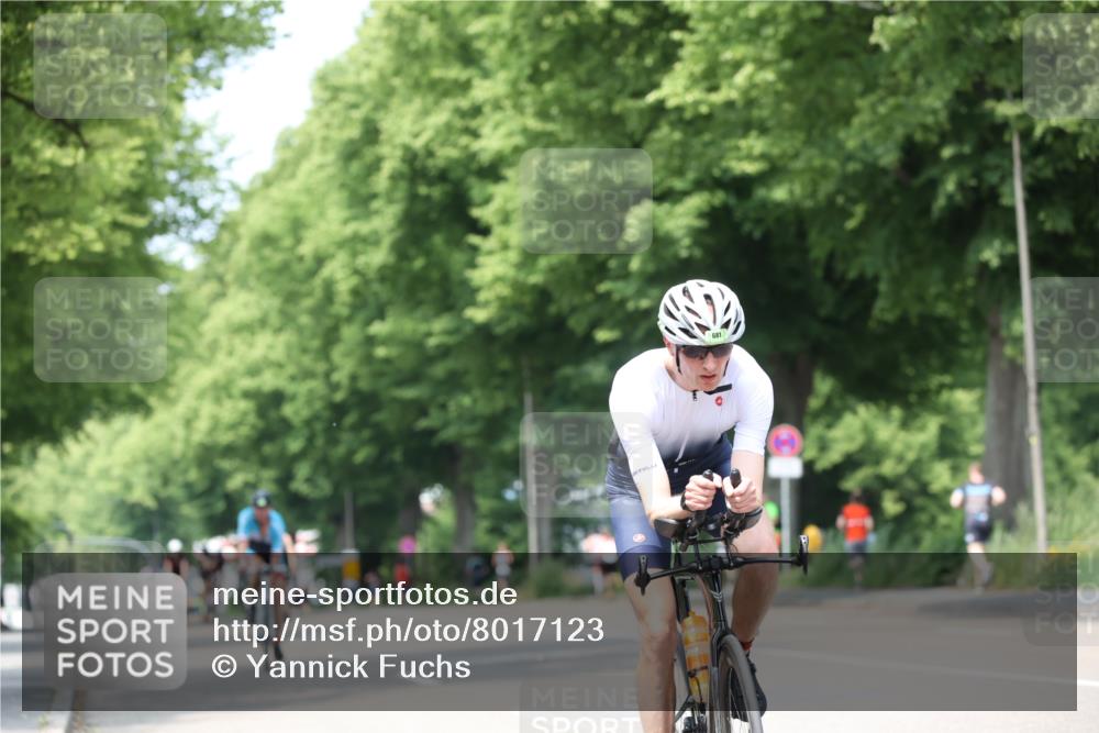 15.06.2025 - 7 Türme Triathlon Yannick Fuchs http://msf.ph/oto/8017123 15.06.2025 13:30:25 Radfahren 305, 332, 462, 681, 1019, 1028, 1070 meine-sportfotos.de
