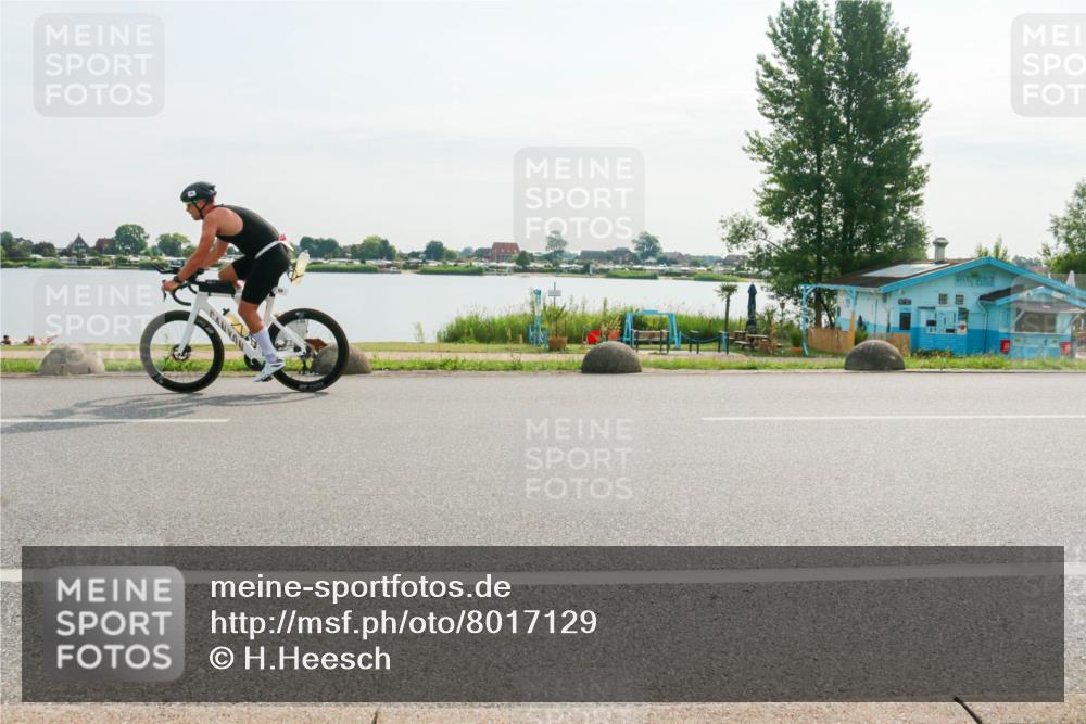 15.06.2025 - 27. Vierlanden-Triathlon H.Heesch http://msf.ph/oto/8017129 15.06.2025 09:17:56 Radfahren 49, 69, 168, 171 meine-sportfotos.de