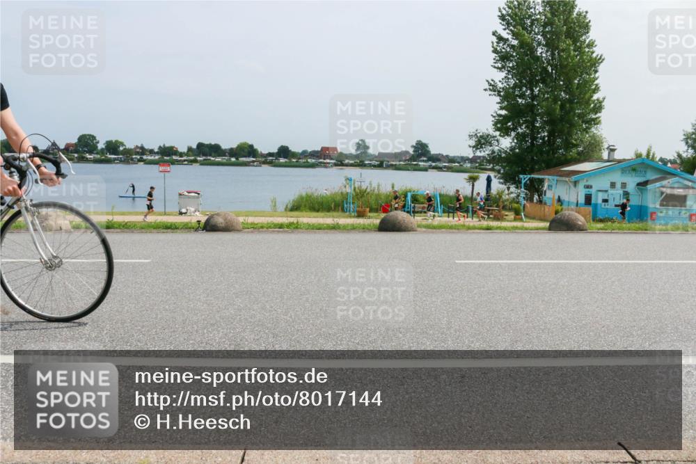 21.06.2025 - 27. Vierlanden-Triathlon H.Heesch http://msf.ph/oto/8017144 15.06.2025 11:58:14 Radfahren 652, 671, 772, 824 meine-sportfotos.de