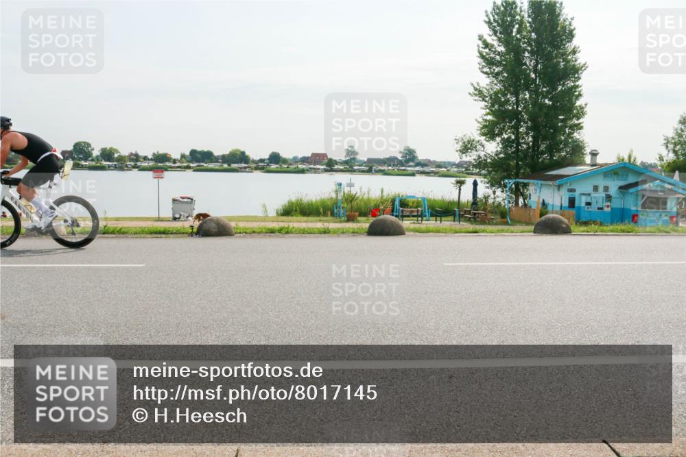 15.06.2025 - 27. Vierlanden-Triathlon H.Heesch http://msf.ph/oto/8017145 15.06.2025 09:17:57 Radfahren 49, 69, 168 meine-sportfotos.de