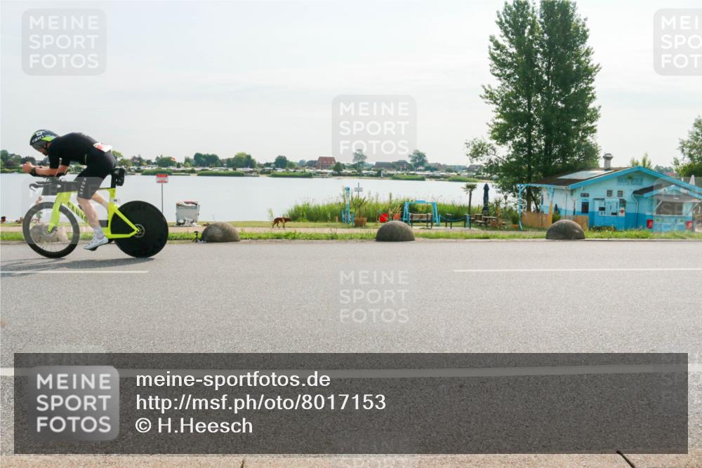 15.06.2025 - 27. Vierlanden-Triathlon H.Heesch http://msf.ph/oto/8017153 15.06.2025 09:18:02 Radfahren 9, 69, 86 meine-sportfotos.de