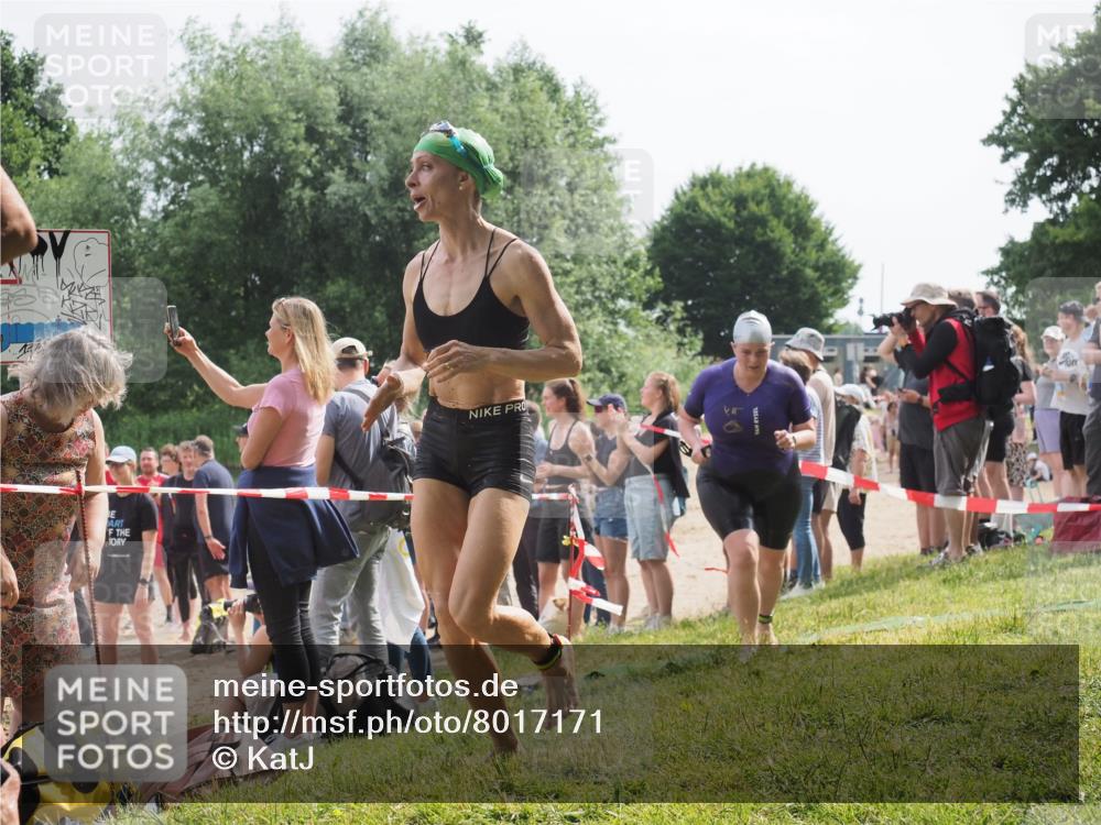 15.06.2025 - 27. Vierlanden-Triathlon KatJ http://msf.ph/oto/8017171 15.06.2025 10:16:36 Schwimmen 487, 491, 499, 526, 549, 574, 614, 634 meine-sportfotos.de