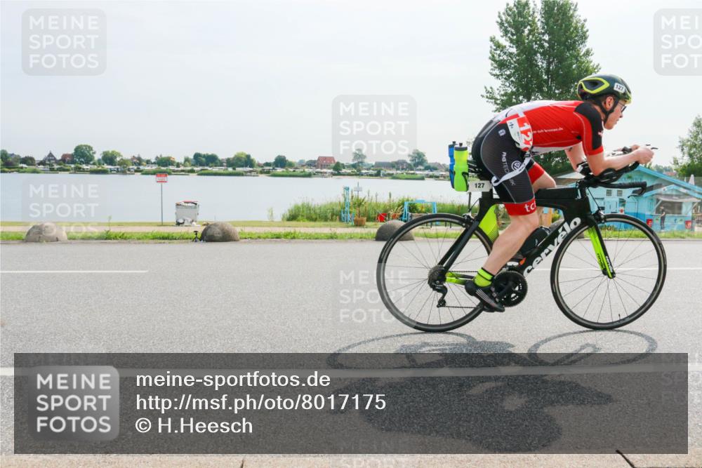 15.06.2025 - 27. Vierlanden-Triathlon H.Heesch http://msf.ph/oto/8017175 15.06.2025 10:00:36 Radfahren 65, 106, 127, 137, 160 meine-sportfotos.de